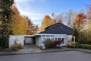 Wohnen am Waldrand - Exklusives Einfamilienhaus mit Einliegerwohnung in Bestlage von Bielefeld-Brake – Die vollständige Adresse der Immobilie erhältst du vom Anbieter., 33729 Heepen, Bielefeld – Vorschaubild 2