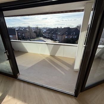 ***Renovierte Penthouse Eigentumswohnung 3,5 Zimmer 120 m2 Zentral Aufzug***