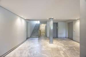GRAFENBERG: Stilvoller Wohlfühlfaktor – möblierte 2-Zimmer-Wohnung mit Loggia und Aufzug – 40235 Grafenberg, Düsseldorf – Vorschaubild 9