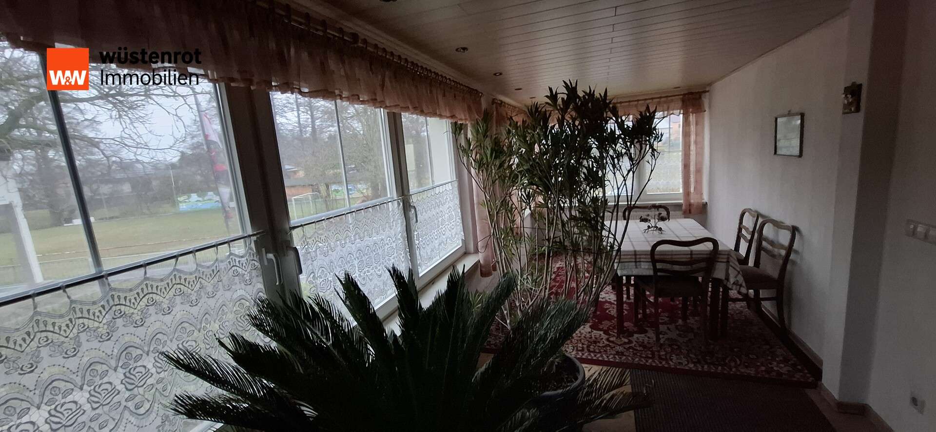 Immobilie in Königsbrück - Wohnhaus mit Nebengelass, Garagen und Verkaufspavillon - Bild 5