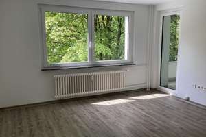 Attraktive 3 Zimmer-Wohnung mit Balkon in grüner Lage zu vermieten. – Am Wellbach 29, 33609 Heepen, Bielefeld – Vorschaubild 2
