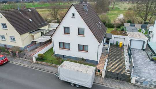 Bild von DIETZ: Modernisierungsbedürftiges Einfamilienhaus mit Garten in direkter Feldrandlage von Rollwald!