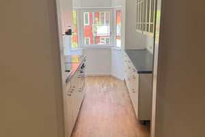 Stilvolle, lichtdurchflutete 4-Zimmer-Wohnung mit Balkon in München – München – Vorschaubild 13