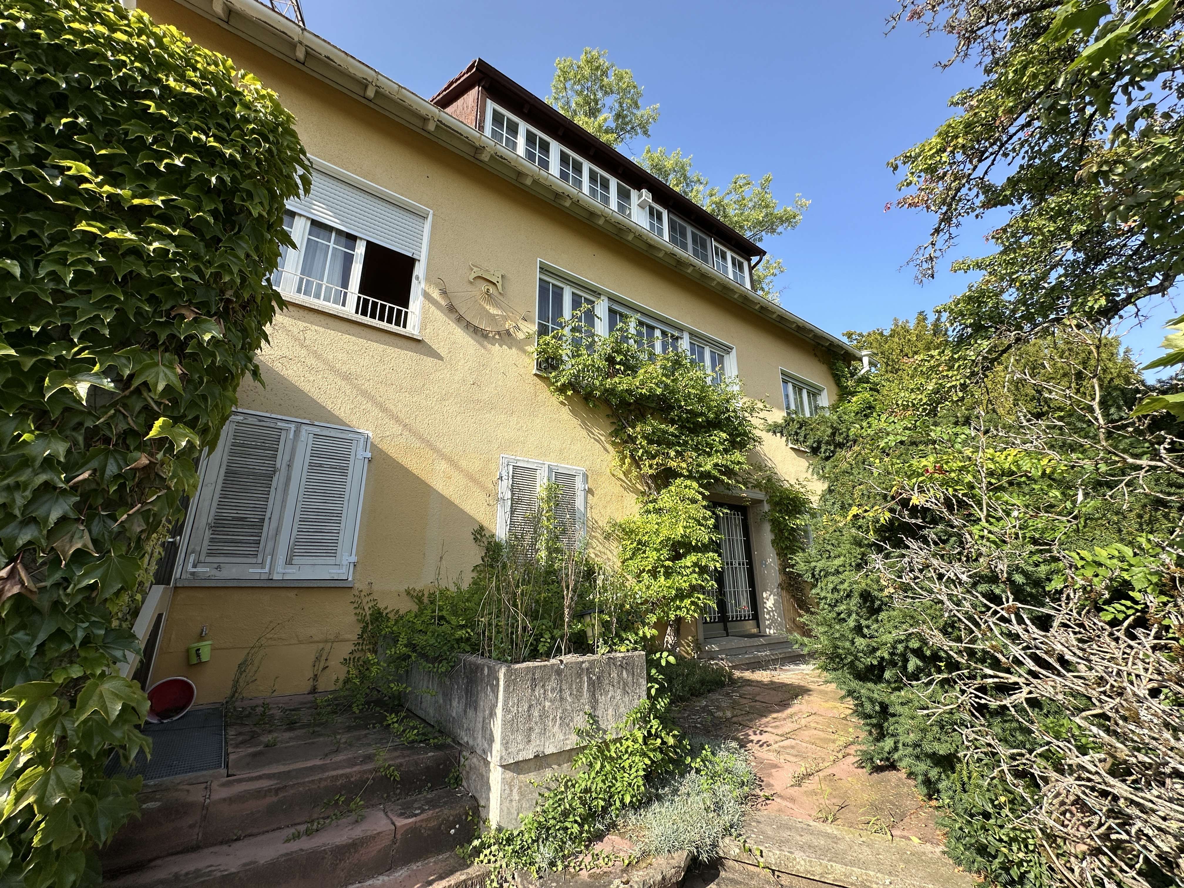 Stilvolle Villa mit ca. 1.180 m² Park, ELW, Pool in Bestlage, Stuttgart, Nähe Geroksruhe, Stuttgart – Bild 2