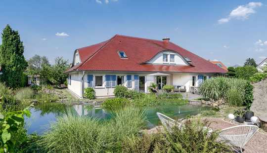 Bild von Stilvolle Architektenvilla auf Traumgrundstück mit Schwimmteich