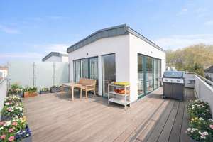 Urban & lebendig: Großzügige Maisonette mit Dachterrasse und guter Verkehrsanbindung nahe Volkspark
