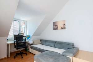 Lichtdurchflutete 4-Zimmer-DG-Wohnung mit Süd-Dachterrasse und neuer Hybrid-Wärmepumpenheizung – Die vollständige Adresse der Immobilie erhältst du vom Anbieter., 81475 Fürstenried-West, München – Vorschaubild 5