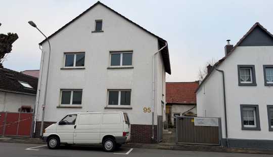 Bild von 2 Familienhaus mit Scheune und sehr großem Garten
