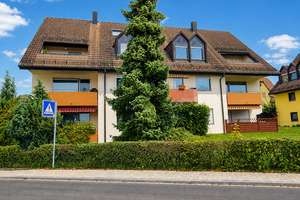 Tolle Ausblicke über die Dächer von Altdorf: 4-Zimmer-DG-Maisonette-ETW mit großer West-Loggia – Die vollständige Adresse der Immobilie erhältst du vom Anbieter., 90518 Altdorf bei Nürnberg – Vorschaubild 3