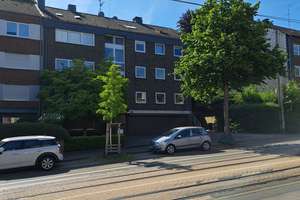 schöne renovierte Dachgeschosswohnung