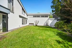 Großzügige Architektenvilla mit Schwimmbad und 2 Doppelgaragen in beliebter Lage von Bonn-Rüngsdorf – Die vollständige Adresse der Immobilie erhältst du vom Anbieter., 53179 Rüngsdorf, Bonn – Vorschaubild 11