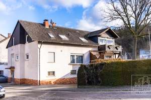 Provisionsfrei! Platz für die ganze Familie – ZFH mit Garten, Terrassen und 3 Garagen – Schulgartenstraße 9, 67659 Erfenbach, Kaiserslautern – Vorschaubild 2