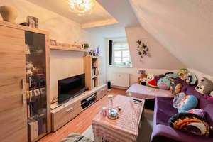 Wohnen unterm Dach - stillvolle 2-Zimmer-Oase mit Einbauküche & Investmentpotenzial  – Die vollständige Adresse der Immobilie erhältst du vom Anbieter., 4317 Reudnitz-Thonberg, Leipzig – Vorschaubild 2