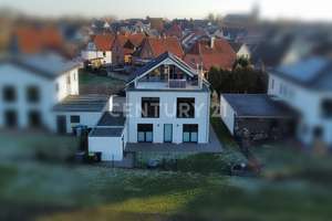   C21 Immovision: Stadtvilla mit unverbaubarem SEEBLICK – Die vollständige Adresse der Immobilie erhältst du vom Anbieter., 31191 Algermissen – Vorschaubild 2