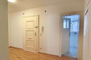 Großzügiges Wohnen im Rückgebäude: Ihr neues Zuhause mit viel Potenzial und Blick ins Grüne – Die vollständige Adresse der Immobilie erhältst du vom Anbieter., 80809 Am Luitpoldpark, München – Vorschaubild 8
