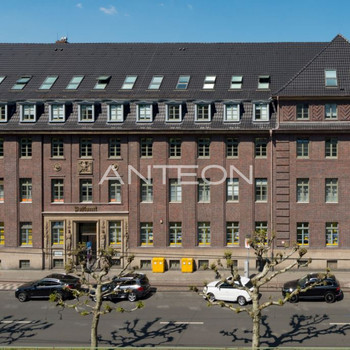 Historisches Gebäude l Hervorragende Lage l Praxisnutzung möglich