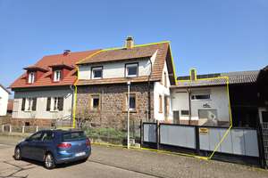 FAMILIENHAUS MIT 5 ZIMMERN, KÜCHE MIT GROßER VORRATSKAMMER, KLEINER GARTEN UND TERRASSE... – Die vollständige Adresse der Immobilie erhältst du vom Anbieter., 76228 Grünwettersbach, Karlsruhe – Vorschaubild 1