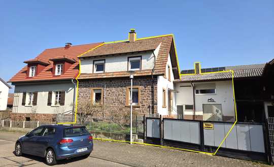 FAMILIENHAUS MIT 5 ZIMMERN, KÜCHE MIT GROßER VORRATSKAMMER, KLEINER GARTEN UND TERRASSE...