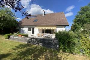 Zuhause mit viel Platz in Villingen-Schwenningen – Die vollständige Adresse der Immobilie erhältst du vom Anbieter., 78050 Villingen, Villingen-Schwenningen – Vorschaubild 2