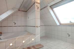 Außergewöhnliche Wohnung im Maisonette-Stil mit Kamin, 2 Bädern & 4 Zimmer Potential auf knapp 100qm – Manlichstr. 5, 86154 Links der Wertach-Süd, Augsburg – Vorschaubild 5