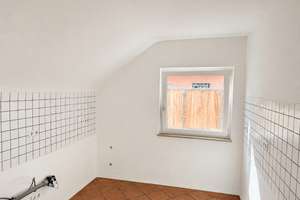 Charmante 2-Zimmer-Wohnung mit Balkon und ca. 40 m² Werkraum in Rüngsdorf! Leerstand! – Konstantinstraße 155, 53179 Rüngsdorf, Bonn – Vorschaubild 9