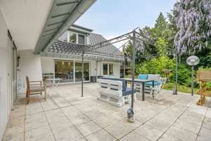 Ein Zuhause zum Ankommen: Familienhaus mit traumhaftem Naturgarten in Meerbusch-Osterath! – Die vollständige Adresse der Immobilie erhältst du vom Anbieter., 40670 Meerbusch – Vorschaubild 4