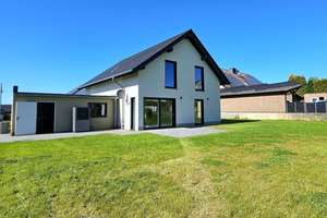 Modernes Einfamilienhaus im Hunsrück – Neubau mit großem Garten & KfW-40-Standard – Die vollständige Adresse der Immobilie erhältst du vom Anbieter., 56858 Peterswald-Löffelscheid – Vorschaubild 29