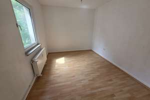 Ab: 29.09 - Wohnung mit großem Balkon in Reisholz - Neue Böden! – Würzburger Str. 19, 40599 Reisholz, Düsseldorf – Vorschaubild 4