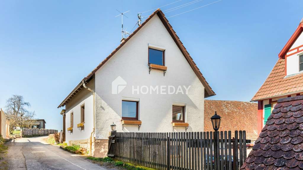 Immobilie in Calw - Einfamilienhaus in Calw Holzbronn mit 4 Zimmern und viel Potenzial für Ihr neues Zuhause - Bild 2