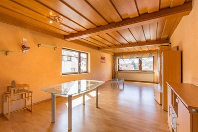 Helle 3‑Zimmer‑Wohnung (90 m²) mit großem Wohnzimmer, EBK, Balkon & Tageslichtbad – Heinrichsthal