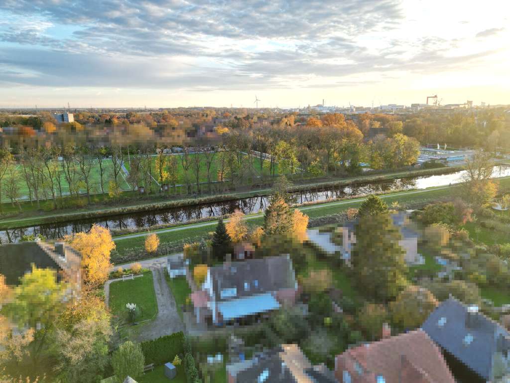 Immobilie in Emden - Wolthusen!  Sanierungsbedürftiges Einfamilienhaus in Nähe zum Ems-Jade-Kanal & Wallanlagen! - Bild 0