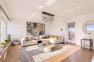 Moderne 4,5-Zimmer-Wohnung mit Blick über die Dächer Münchens – Die vollständige Adresse der Immobilie erhältst du vom Anbieter., 81735 Neuperlach, München – Vorschaubild 1