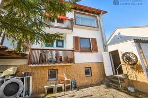 Leerstehendes 1-/2-Familienhaus: Potential * 117 qm * Garten * Garage * ruhige Lage * S-Rohracker *