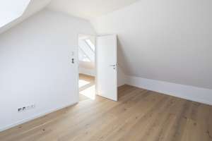 Gut ausgestattete 3 Zimmer-Wohnung mit Dachterrasse & Einbauküche  in Düsseldorf Pempelfort – Die vollständige Adresse der Immobilie erhältst du vom Anbieter., 40479 Pempelfort, Düsseldorf – Vorschaubild 19