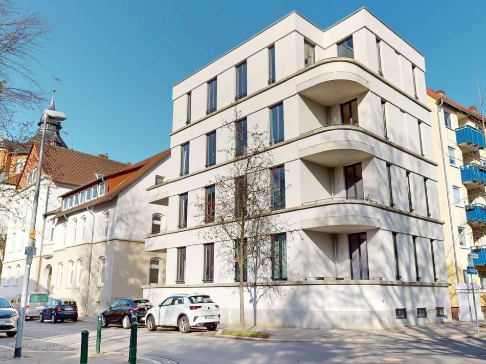 AUSSENANSICHT MIT WASSERTU.jpg