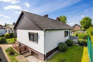 Freistehendes Einfamilienhaus mit großem Garten in Bi- Senne zu verkaufen – Die vollständige Adresse der Immobilie erhältst du vom Anbieter., 33659 Senne, Bielefeld – Vorschaubild 2