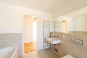 Licht. Luft. Luxus – Wohnen mit Penthousefeeling
Airy, Bright, Elevated– 2BR with Penthouse Feeling – Die vollständige Adresse der Immobilie erhältst du vom Anbieter., 10787 Tiergarten, Berlin – Vorschaubild 9
