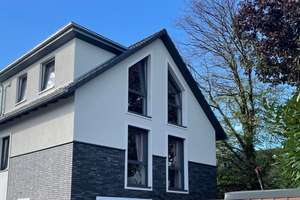 Neubau-Doppelhaushälfte mit Küche und Domblick zu vermieten