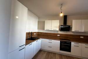 Modernes familienfreundliches Zuhause im Europakarree – 3 Zimmer, Balkon, Tiefgarage – Europaplatz 14, 99091 Gispersleben, Erfurt – Vorschaubild 2