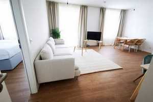 Freundliche 3-Zimmer-Wohnung mit Balkon und Einbauküche in Ingolstadt – Pfitznerstraße 52, 85057 Ingolstadt – Vorschaubild 2