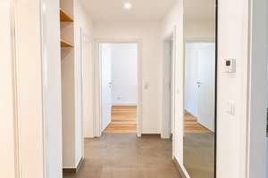 Erstbezug nach Sanierung -  3-Zimmerwohnung mit Terrasse im grünen Süden Stuttgarts – Heslacher Wand 33, 70199 Südheim, Stuttgart – Vorschaubild 1