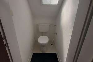 IDEAL FÜR PENDLER: Schöne, vollst. möblierte 2-Zi.-DG-Wohnung in ruhiger, bevorzugter Lage * – Die vollständige Adresse der Immobilie erhältst du vom Anbieter., 70327 Gehrenwald, Stuttgart – Vorschaubild 9