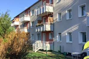 Sonnenhelle und renovierte 3 Zimmer mit Südbalkon – Graf-Zeppelin-Str. 22, 45219 Kettwig, Essen – Vorschaubild 1