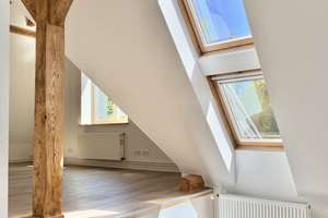 Charmantes Haus mit traumhaftem Garten, sonniger Terrasse und Doppelgarage – Die vollständige Adresse der Immobilie erhältst du vom Anbieter., 22359 Volksdorf, Hamburg – Vorschaubild 24