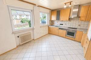 Reihenendhaus mit Terrasse, Balkon und viel Potential auf tollem Grundstück in ruhiger Lage – 61187 Schöneck – Vorschaubild 4
