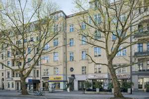 Stilvolles Wohnen an bester Adresse! Bezugsfreie 2-Zimmer-Dachgeschosswohnung am Kurfürstendamm – Die vollständige Adresse der Immobilie erhältst du vom Anbieter., 10711 Halensee, Berlin – Vorschaubild 2