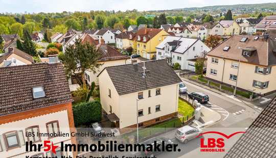 Bild von Gestalten statt suchen -Zweifamilienhaus mit Einliegerwohnung, Hof und Garten mit viel Potenzial