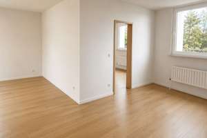 RESERVIERT! Sonnige 3-Zimmer-Familienwohnung, große Loggia, TG-Stellplatz, ca. 80m2 – Die vollständige Adresse der Immobilie erhältst du vom Anbieter., 81737 Neuperlach, München – Vorschaubild 4