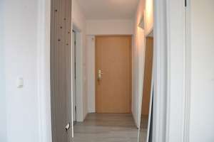 Einziehen und wohlfühlen: modernisierte DG-Wohnung, 4 Zimmer, Loggia, Klimaanlage und Gartennutzung – Die vollständige Adresse der Immobilie erhältst du vom Anbieter., 45355 Borbeck-Mitte, Essen – Vorschaubild 11