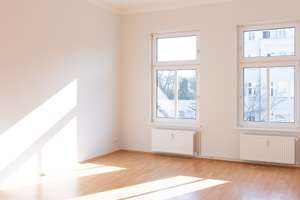 Provisionsfrei & Bezugsfertig: Frisch renovierte 2-Zimmer-Altbauwohnung  in Spreenähe